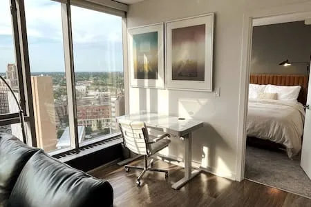 Tower280 LUXE 2-Bed/2-Bath Unit with Amazing Views