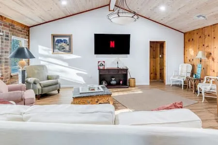 | Jet Skis | BOAT Rentals | KING BED | Extra Cabin