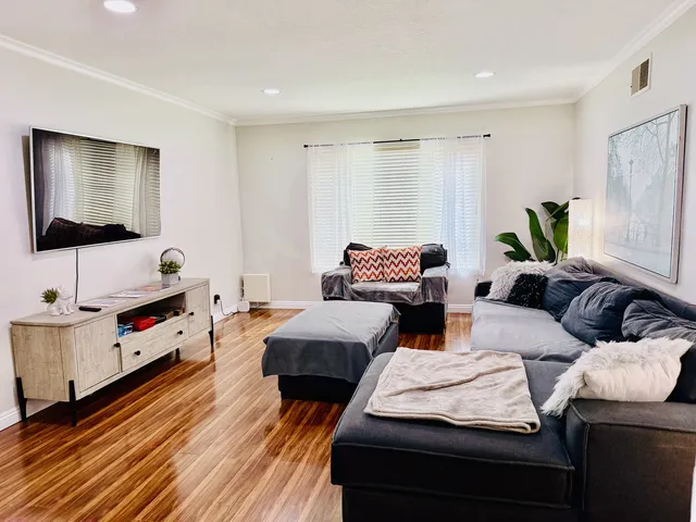 Pet friendly 2Be 2Ba Home Fit 8 in Chino Hills
