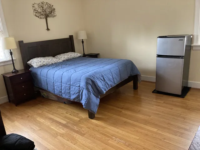 Priv. bed/bath-LGBTQ Welcome
