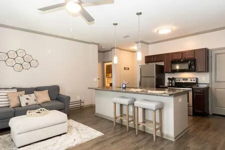 2br Near Downtown+Parking+Pool Corporate