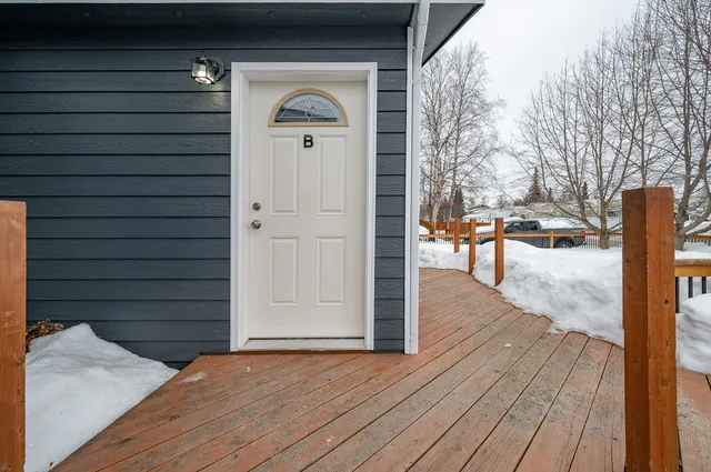 Modern Two-Bedroom Duplex Ideally Located