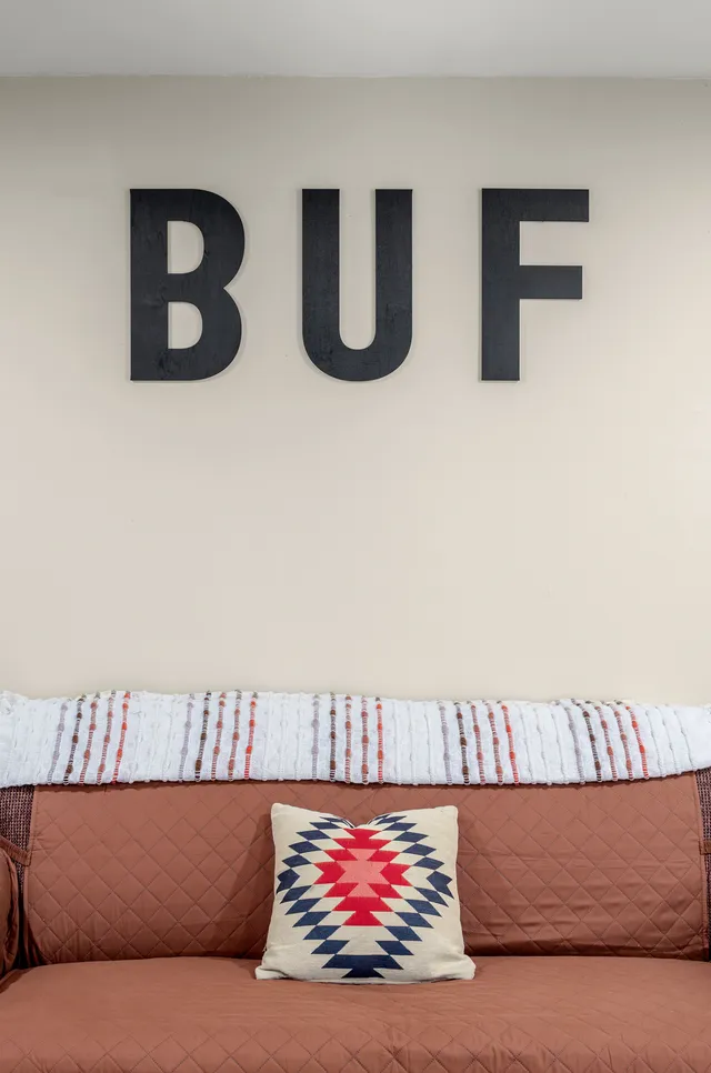 Clean & Modern Studio Apartment in Buffalo