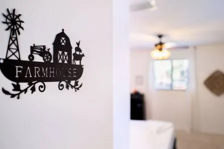 “Farmhouse” pvt Bed/Bath near I-75, UF & HCA-FL