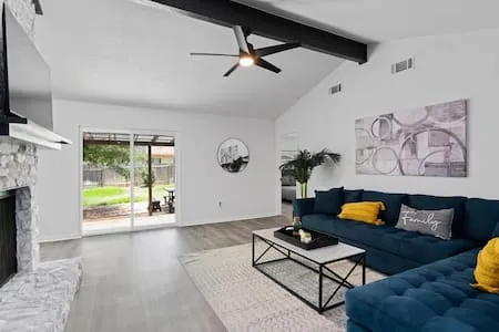 Super Comfy Home with Hot Tub