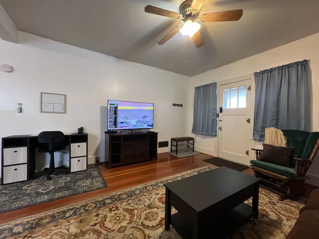 2 Bedroom 1 Bath Main Floor Apartment