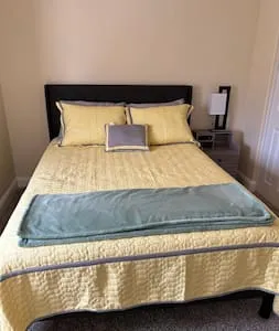 Great location just up from UNR.