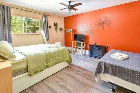 The Cave- a private bedroom