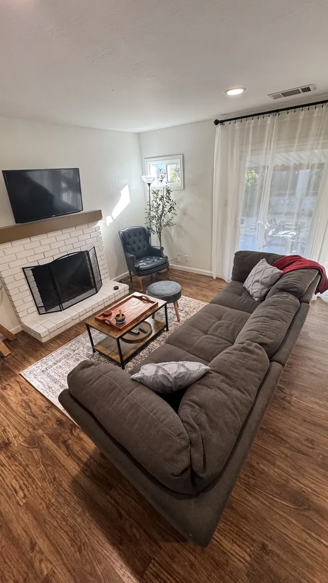 Cozy Room for Rent in a Charming Home.