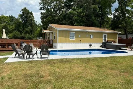 Luxurious Studio  w/Kitchenette Shared Pool & Spa
