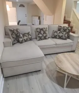 Amazing Escape - 2BDR, Private Deck near DC