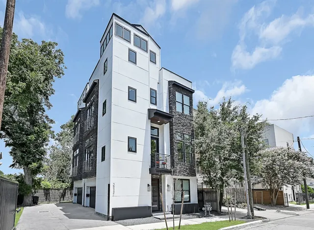 LUXURY STAY IN DOWNTOWN HOUSTON HEIGHTS