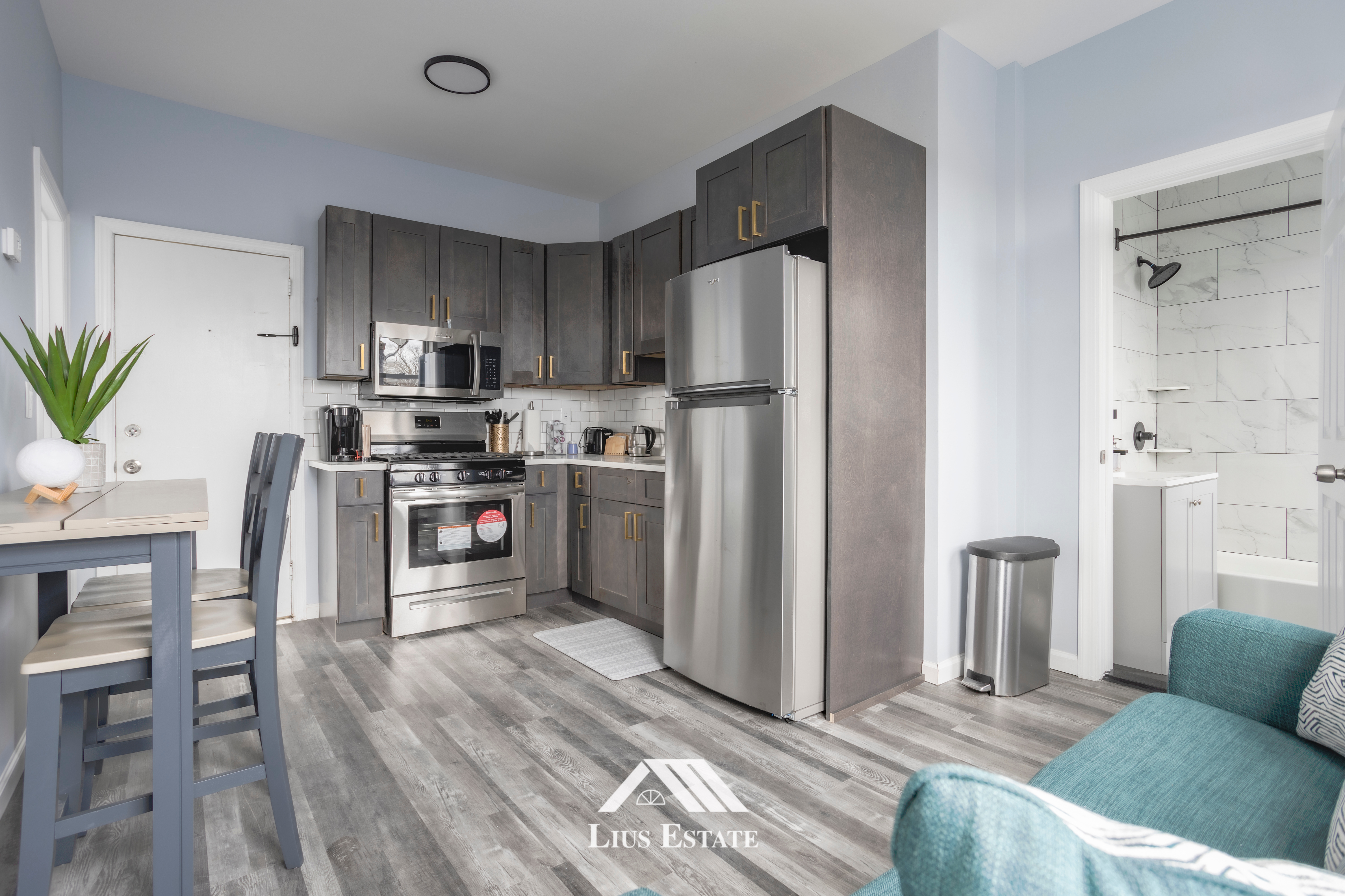 Cozy 2BR Near NYC | Laundry, Parking, Pets Welcome