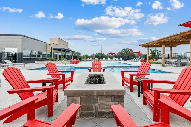 New Luxury Pool Home * Amazing Amenities*