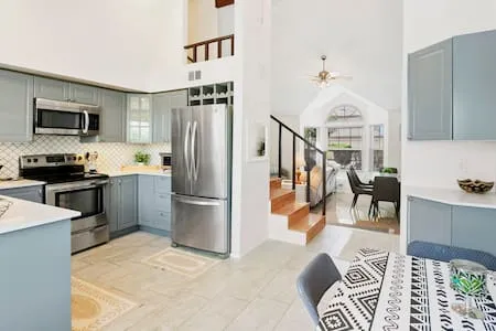 Phoenix Contemporary Getaway