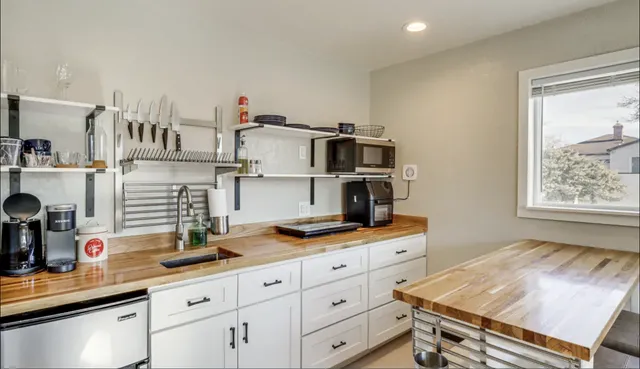 Furnished Comfortable Studio