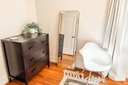 Charming 1 BR Fenced Yard Perfect for Long Stays
