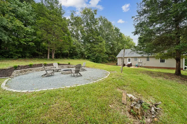 Cozy Pet- Friendly 3BR Home- Fenced Yard, Fire Pit