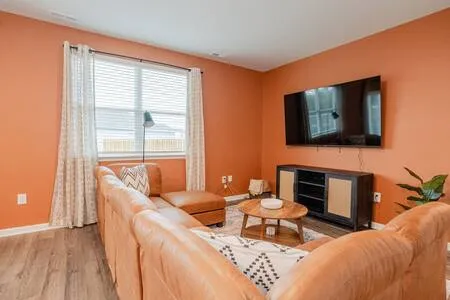 5BR/3B, Sleeps 13, Pets+, Garage - Orange