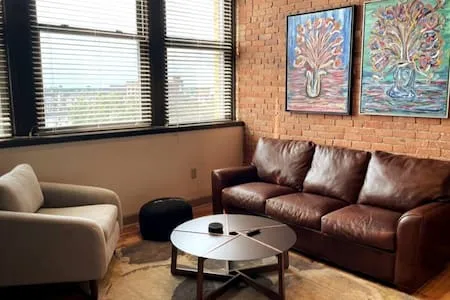 Industrial Post & Beam Loft Near Redwings Stadium