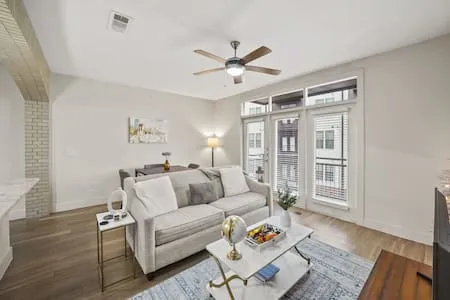 Luxurious 1BR:Gym, Pool | Galleria, Post Oak, Bars
