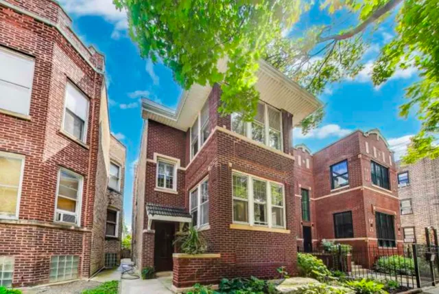 Warm Modern 2BR • Walkable Roscoe Village