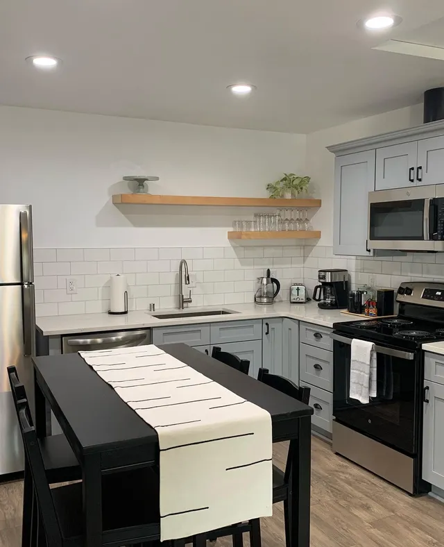 Popular Pet-friendly 1-bedroom Home Near Hospitals