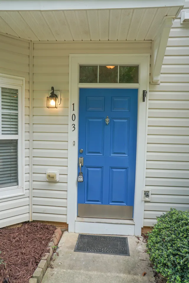 North Raleigh Tranquil Townhome