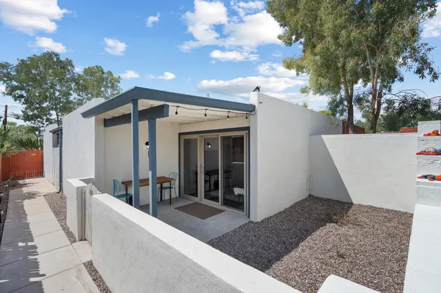 Modern 2 bedroom Renovated Home