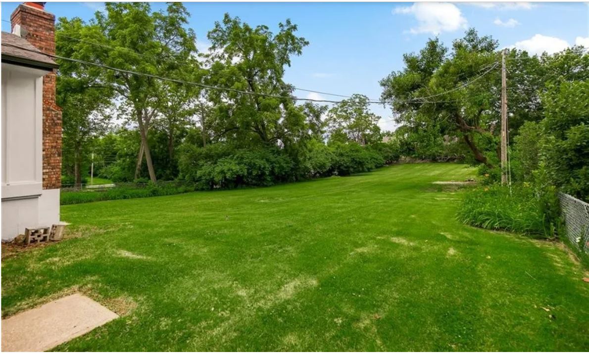 Spacious 3-BR Split-Level with a Huge Backyard