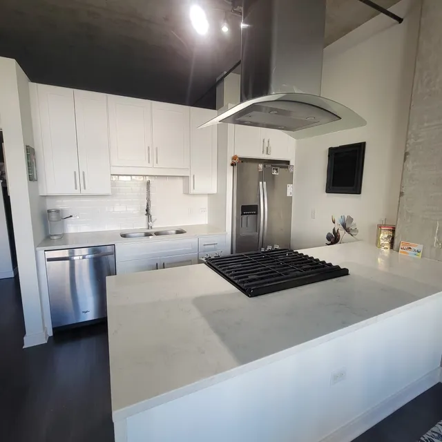 Bright & Modern Loft-Style Apartment in South Loop
