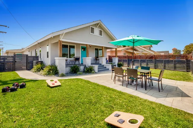 2 BD Home with Outdoor Space, AC, W/D