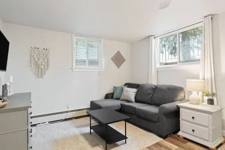 Cozy&Clean Carriage Haus-Private in unit W/D AptB
