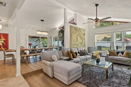 Luxurious Gem near Disney ~ Workspace ~ Movie Room