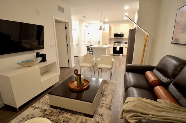 Beautiful one bedroom close to attractions