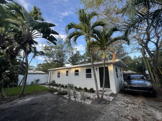Luxury Cottage Close to Downtown Fort Lauderdale