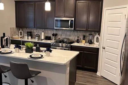 Charming townhome In League City
