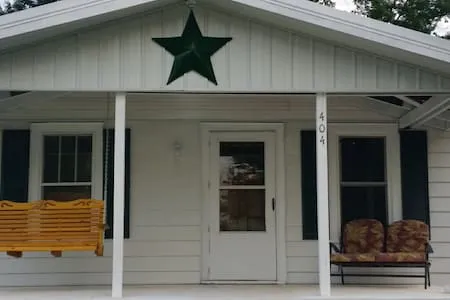 The Main Street Retreat-NO CLEANING FEES