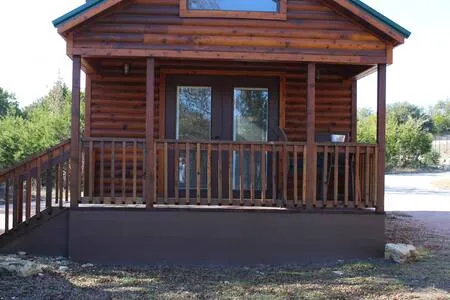 Al's Hideaway Hill Country Cabin #8