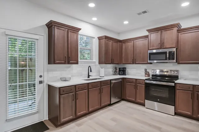 Verdant Villa | Near DT I-26/I-20/I-77 & Hospitals