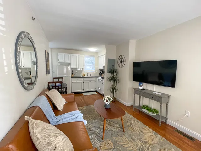 Furnished 2Bed, 1.5Bath, Multi-Level Townhouse