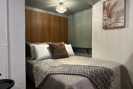 "The Nook" at Lenny House