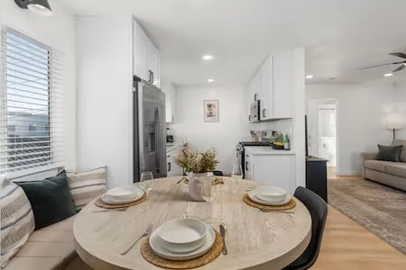 Modern 2BR Retreat | Garage| Fast WiFi | Sleeps 6