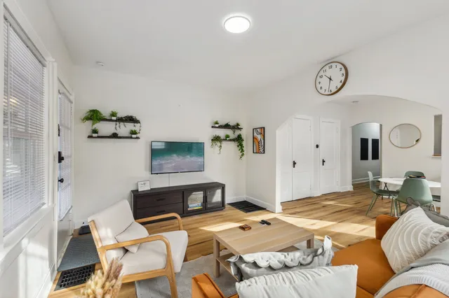 Cozy 1BR Couples Duplex in SoBro