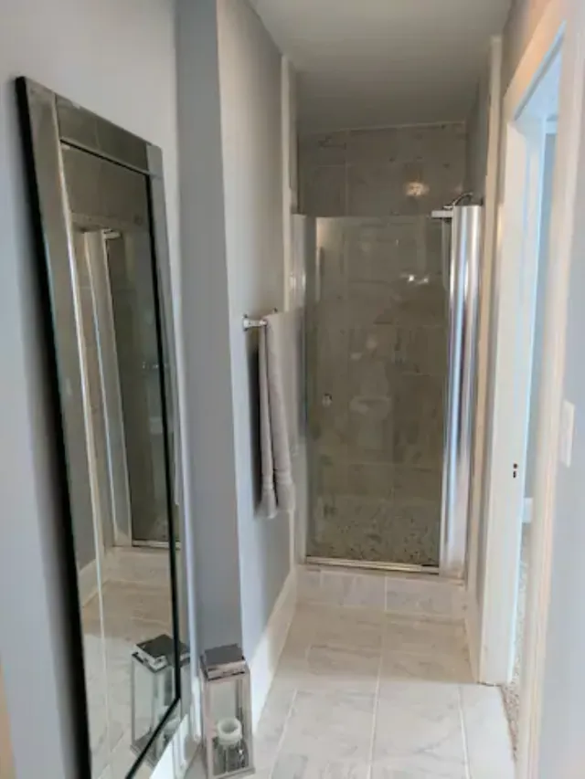 Middletown Centenarian 4 Bed 2 Bath Sleeps 12