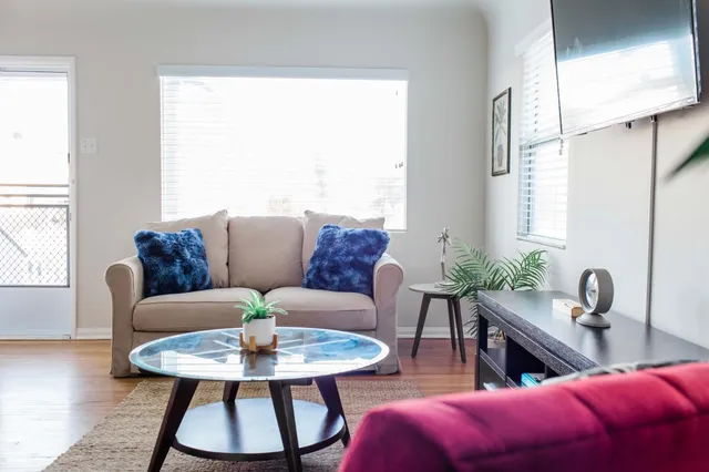6 BRs - 2 Duplex Units - AC - Close to Beach