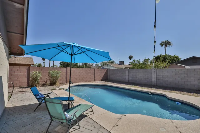 Newly Renovated! Traveler's Paradise! Private pool