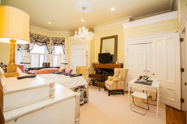 Furnished Studio in Boston With Great Amenities