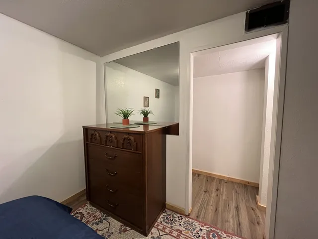 1 Bedroom 1 Bath Fully Basement Apartment
