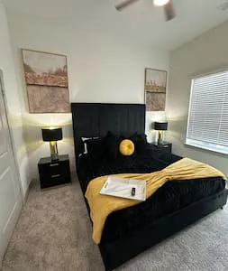 Modern & Cozy Stay in Downtown Round Rock